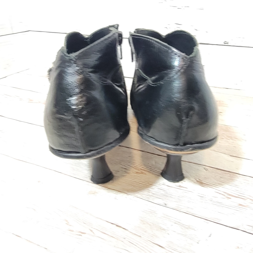 Cydwoq Vintage calfhair and leather booties - Picture 5 of 13